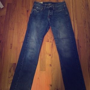 Men’s Abercrombie jeans 28 x 30. Like new. 25.00